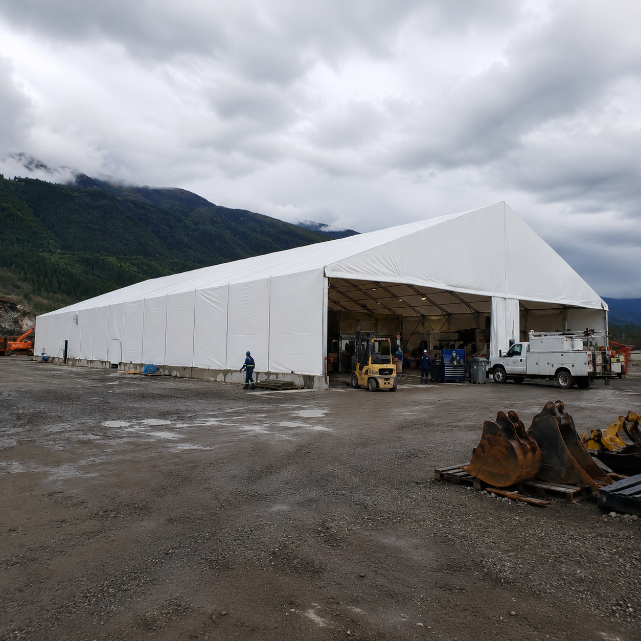 Industrial workshop and storage tent image 16